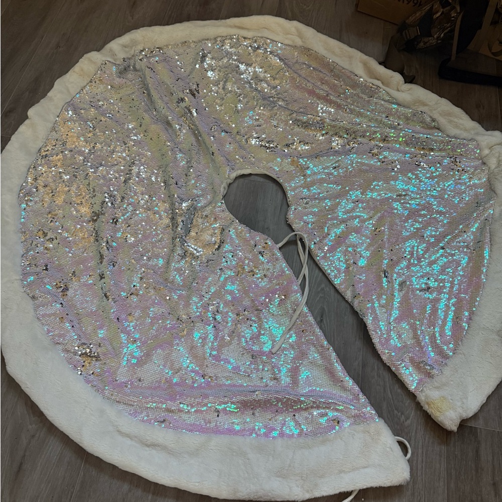 Sequin Tree Skirt with Faux Fur Trim